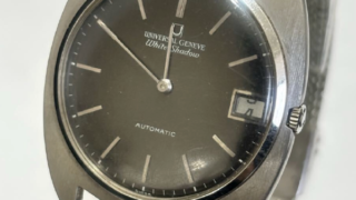 UNIVERSAL GENEVE 腕時計